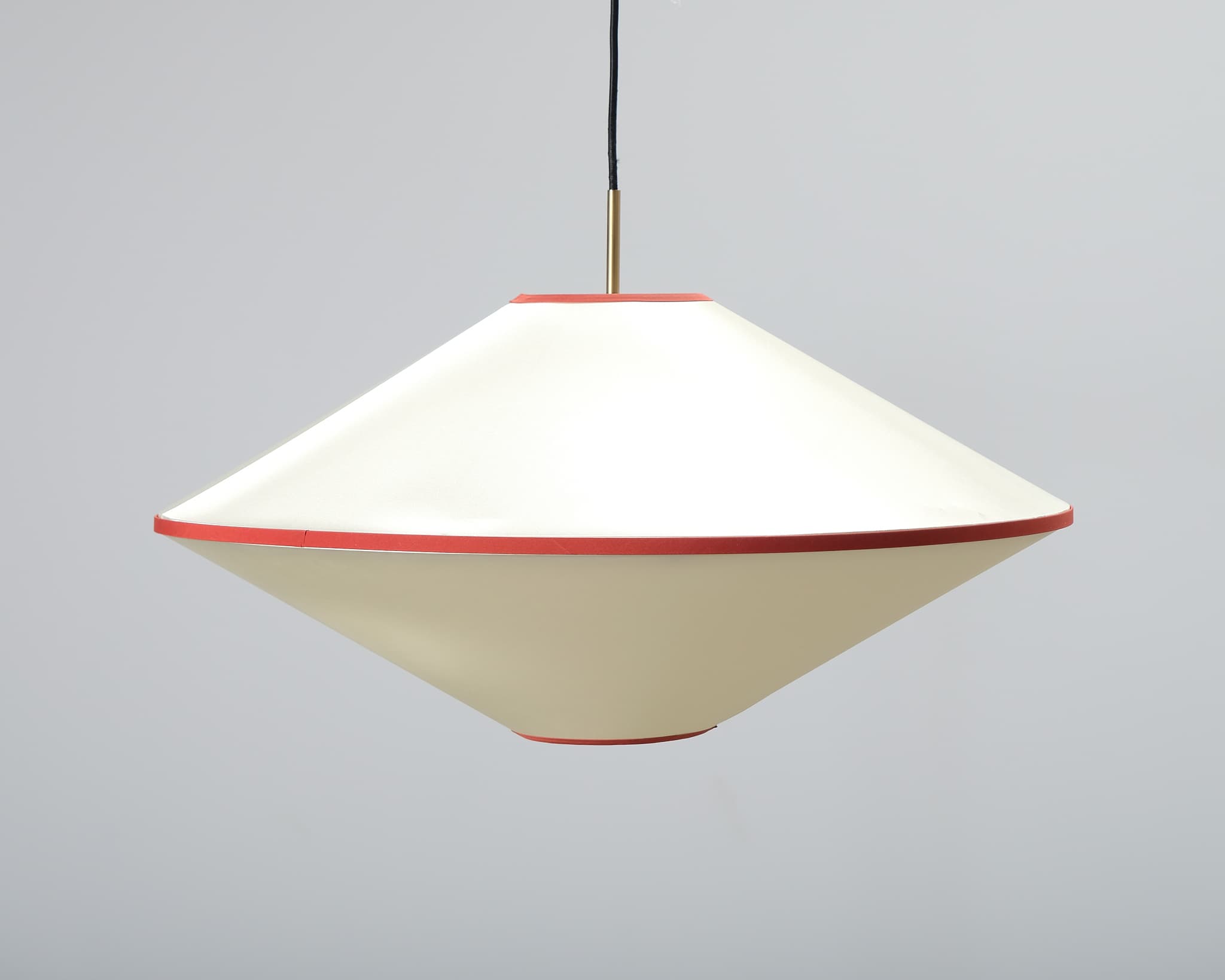 Edgeform Tafta pendellampa ø 52 cm röd / naturvit