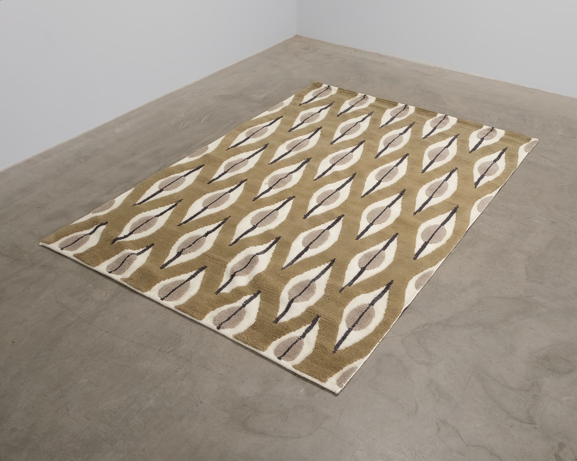 Layered Stig Lindberg Trellis ullmatta 180 x 270 cm Olive Green