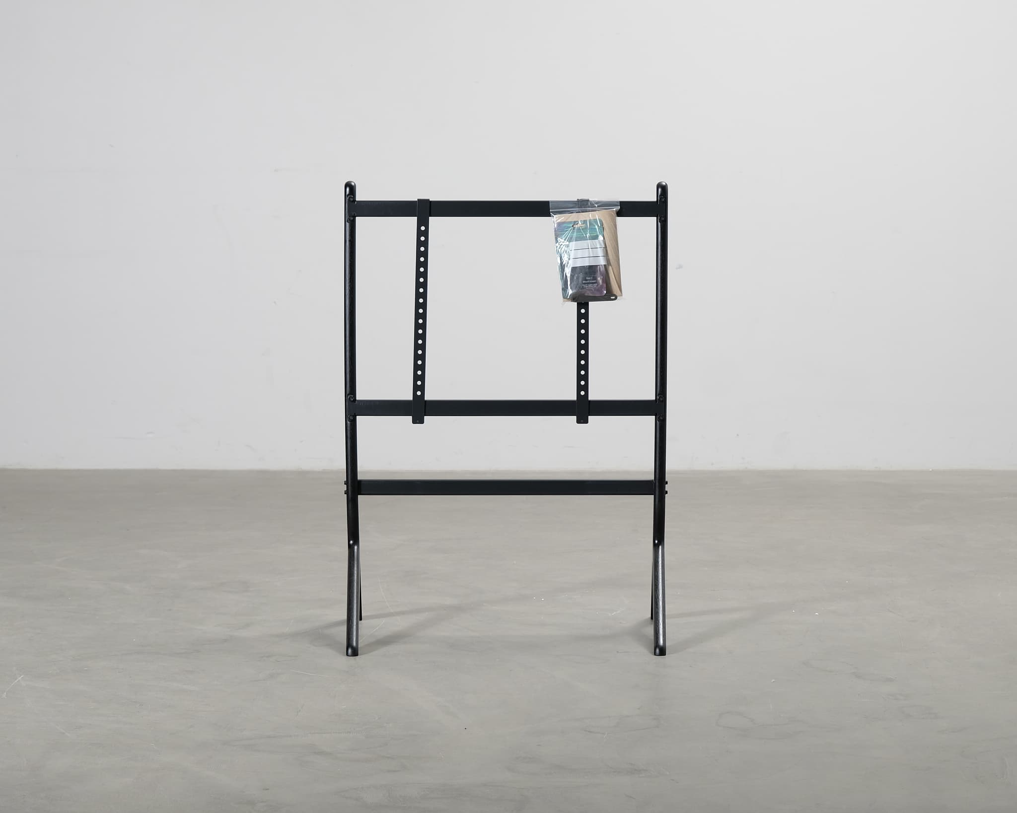 Pedestal Hopper TV-stativ svart