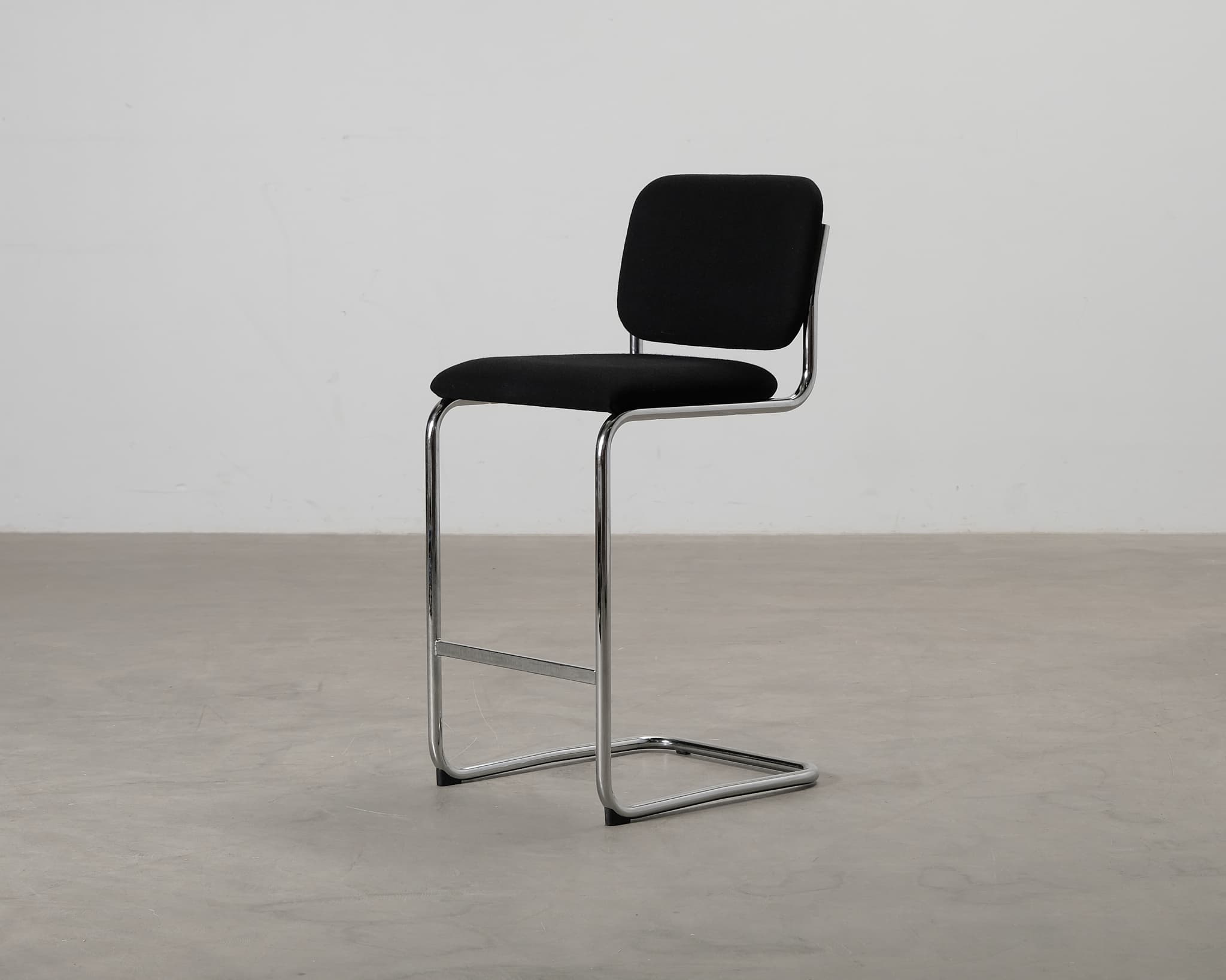 Knoll Cesca barstol svart