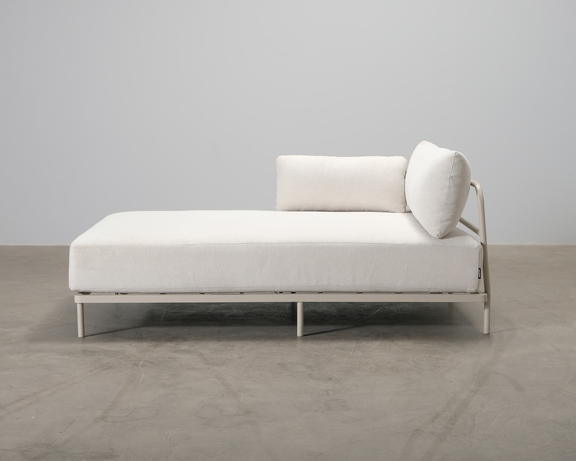 Sofacompany Vincent Outdoor divan Sandshell