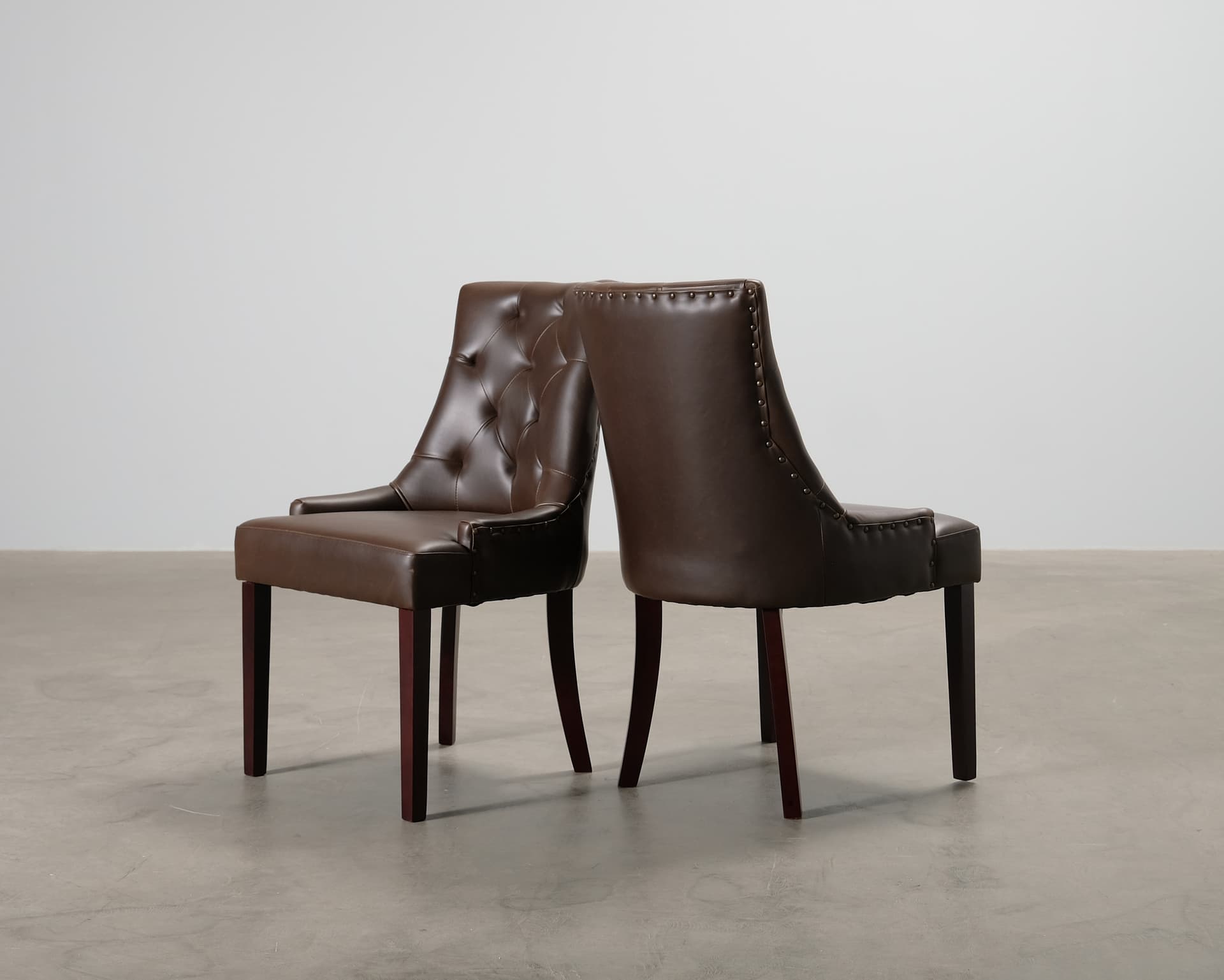 Viktoria matstol brun, set om 2