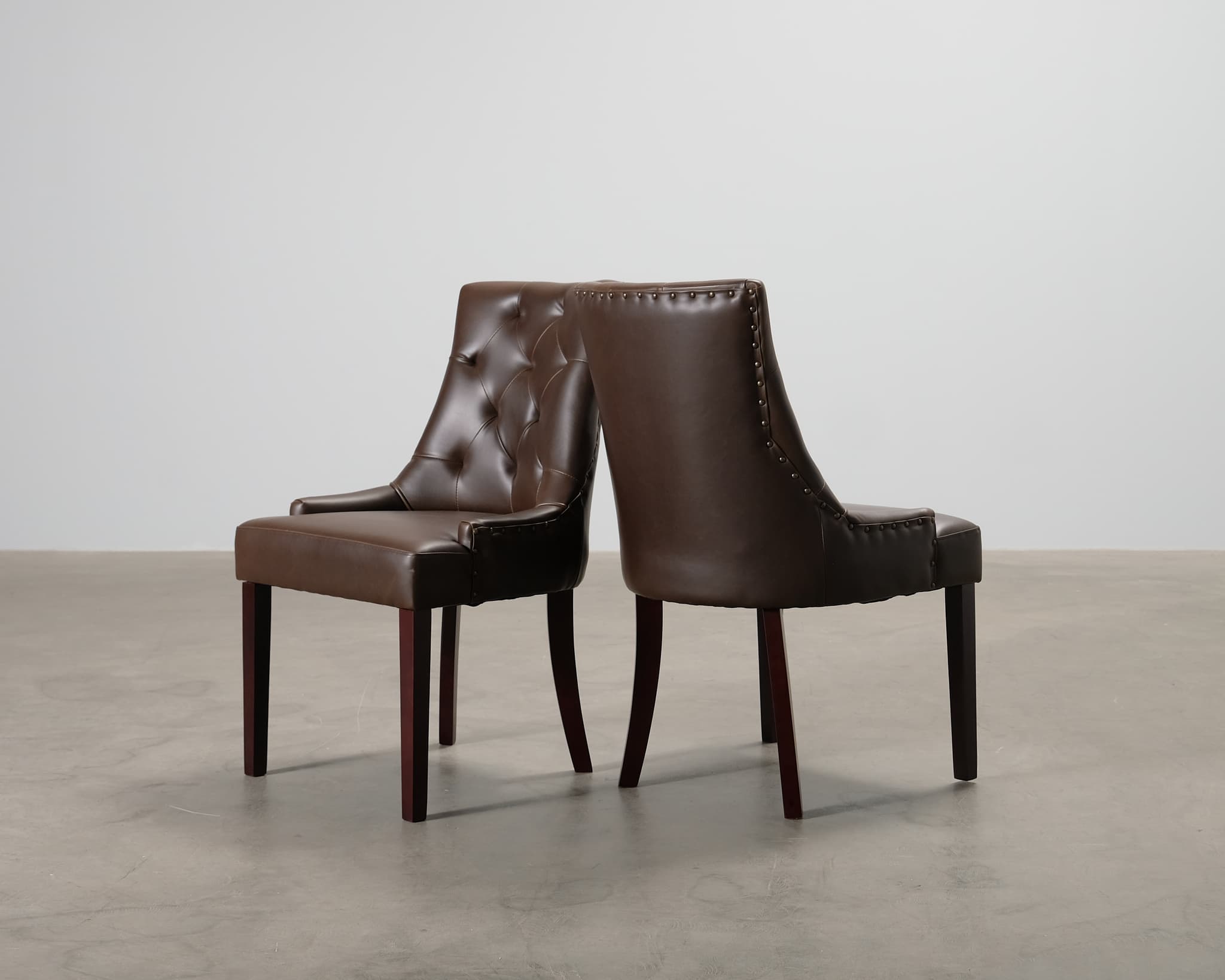 Viktoria matstol brun, set om 2