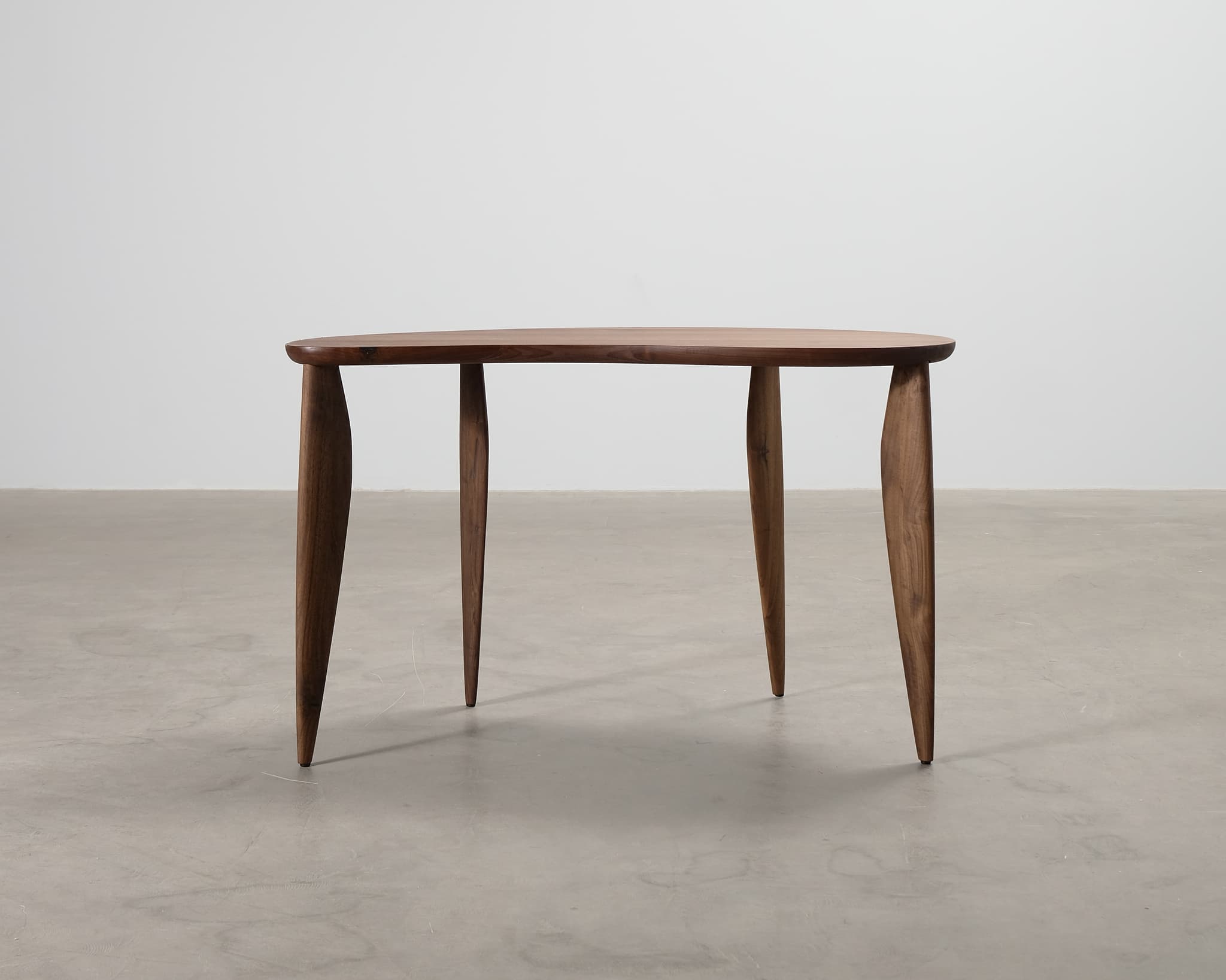 Ferm Living Feve skrivbord valnöt