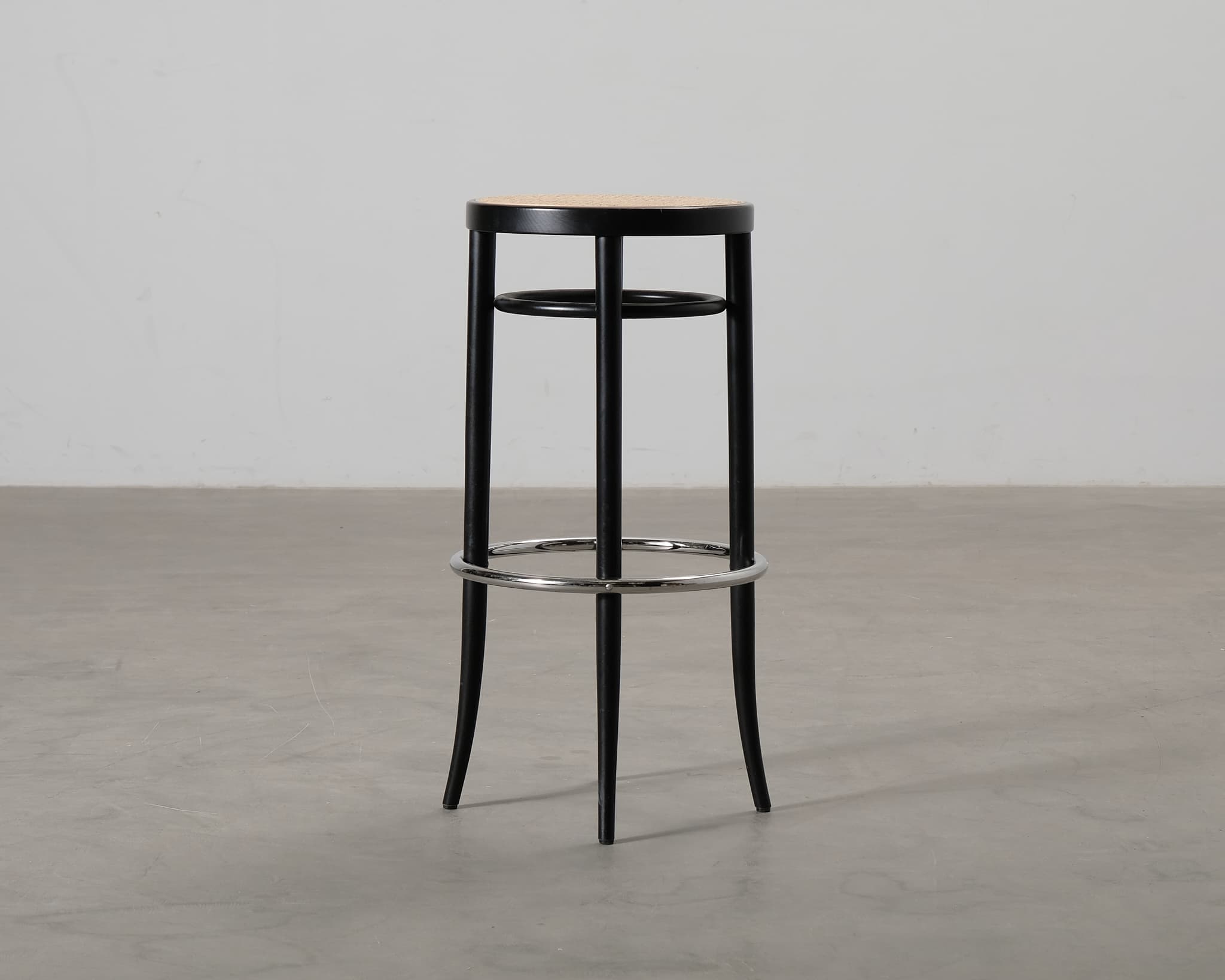 Thonet 204 RH barstol svart / rotting