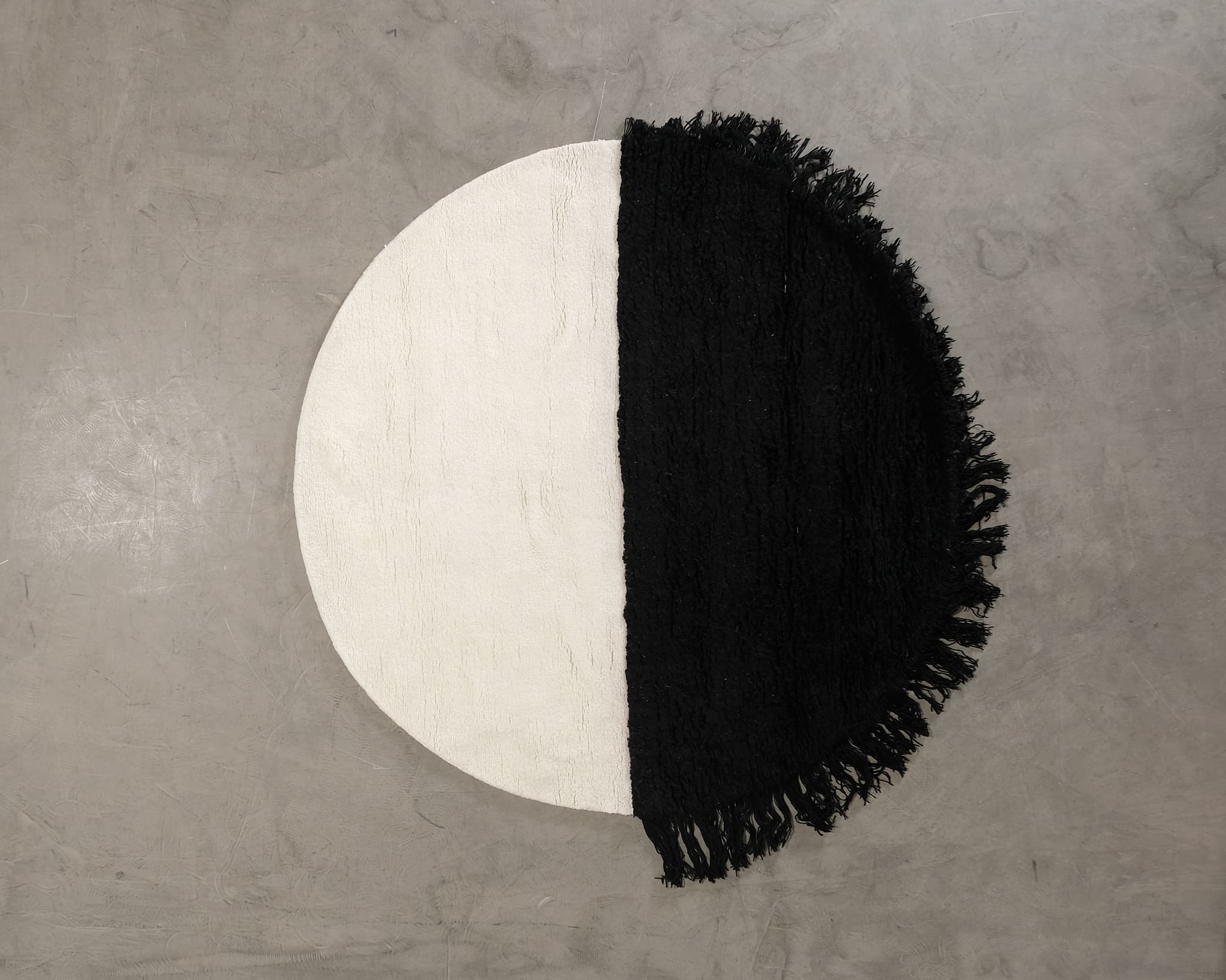 Woven Works Arc ullmatta ø 200 cm vit / svart