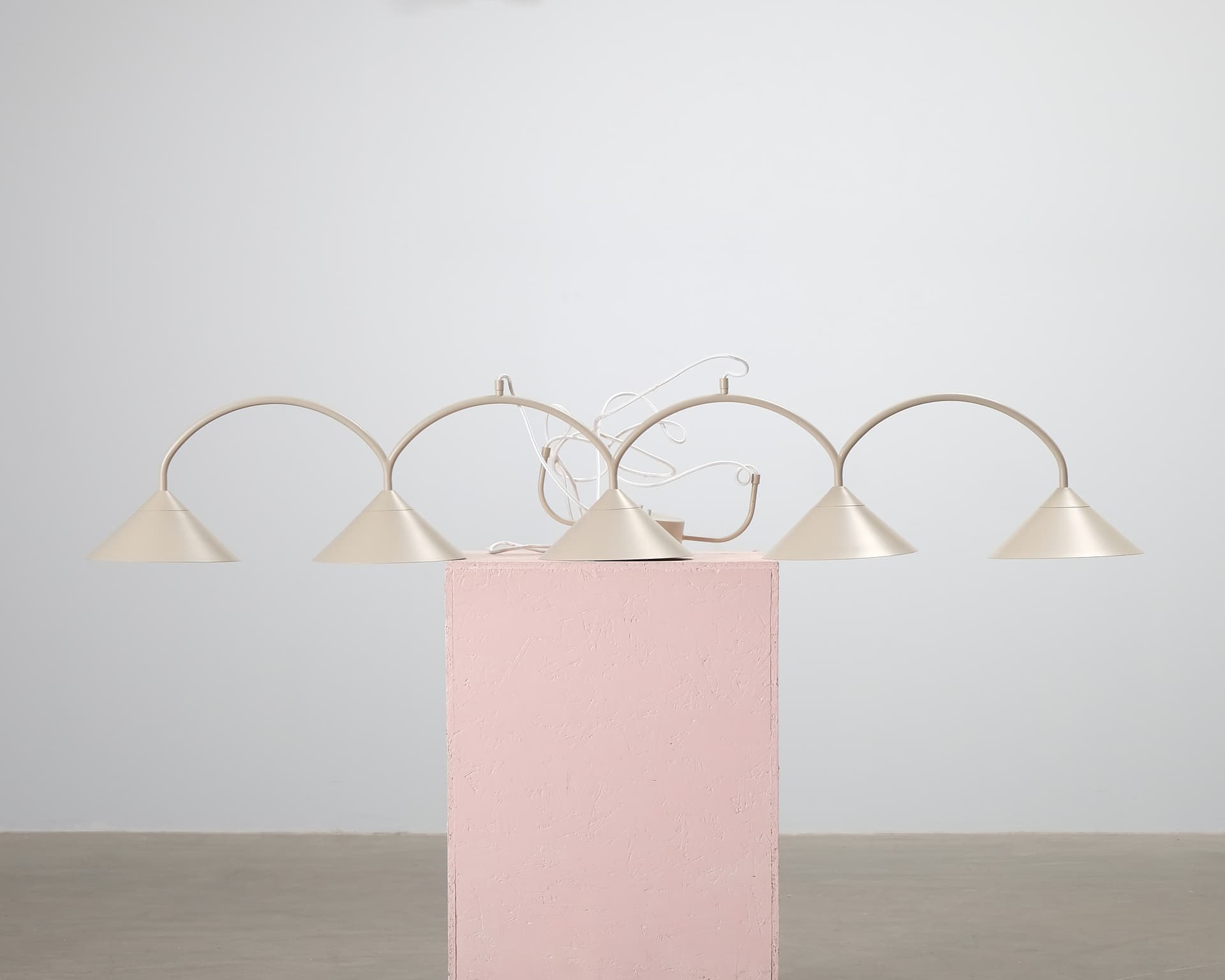 Globen Lighting Curve 5 pendellampa beige