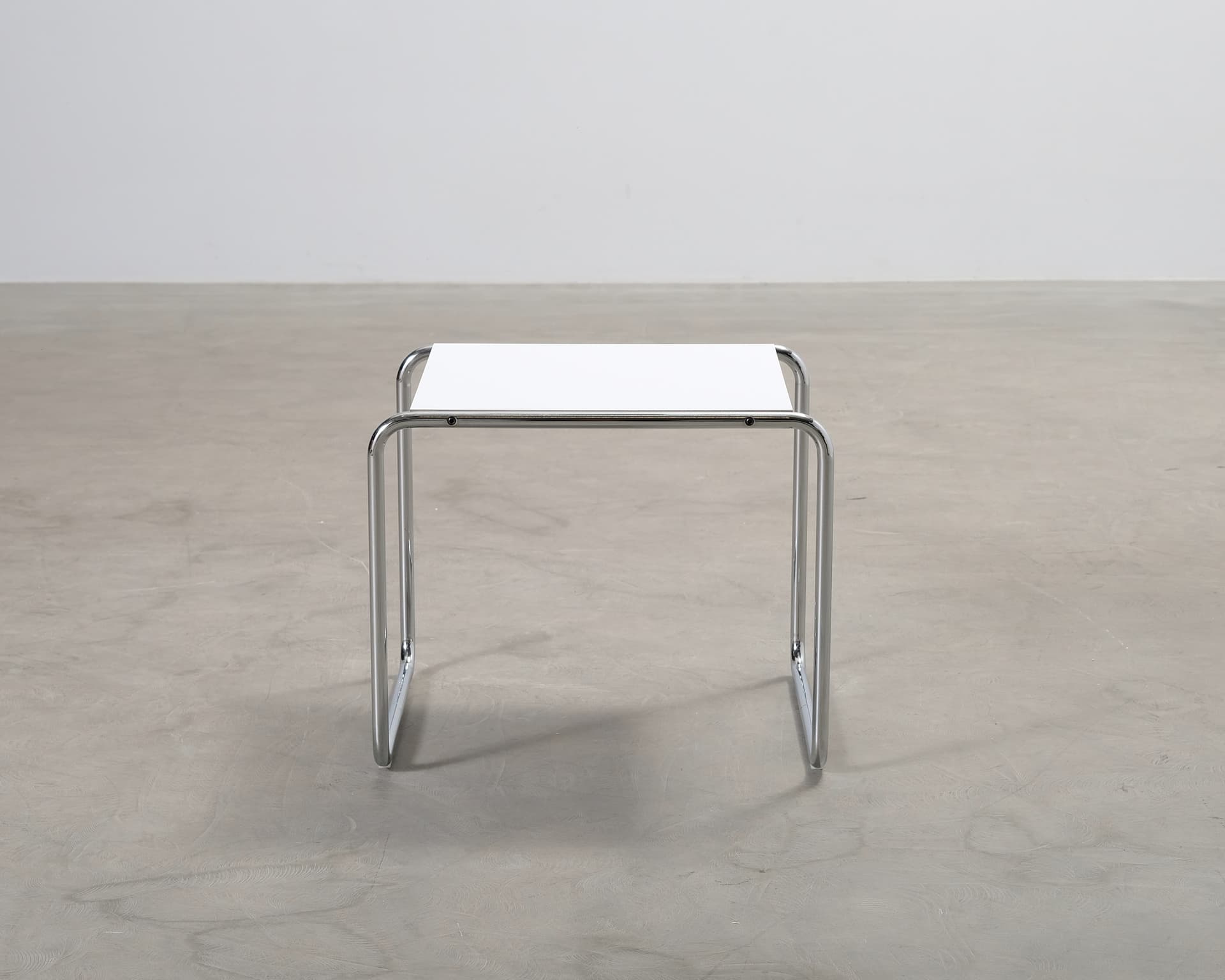 Knoll Laccio sidobord vit