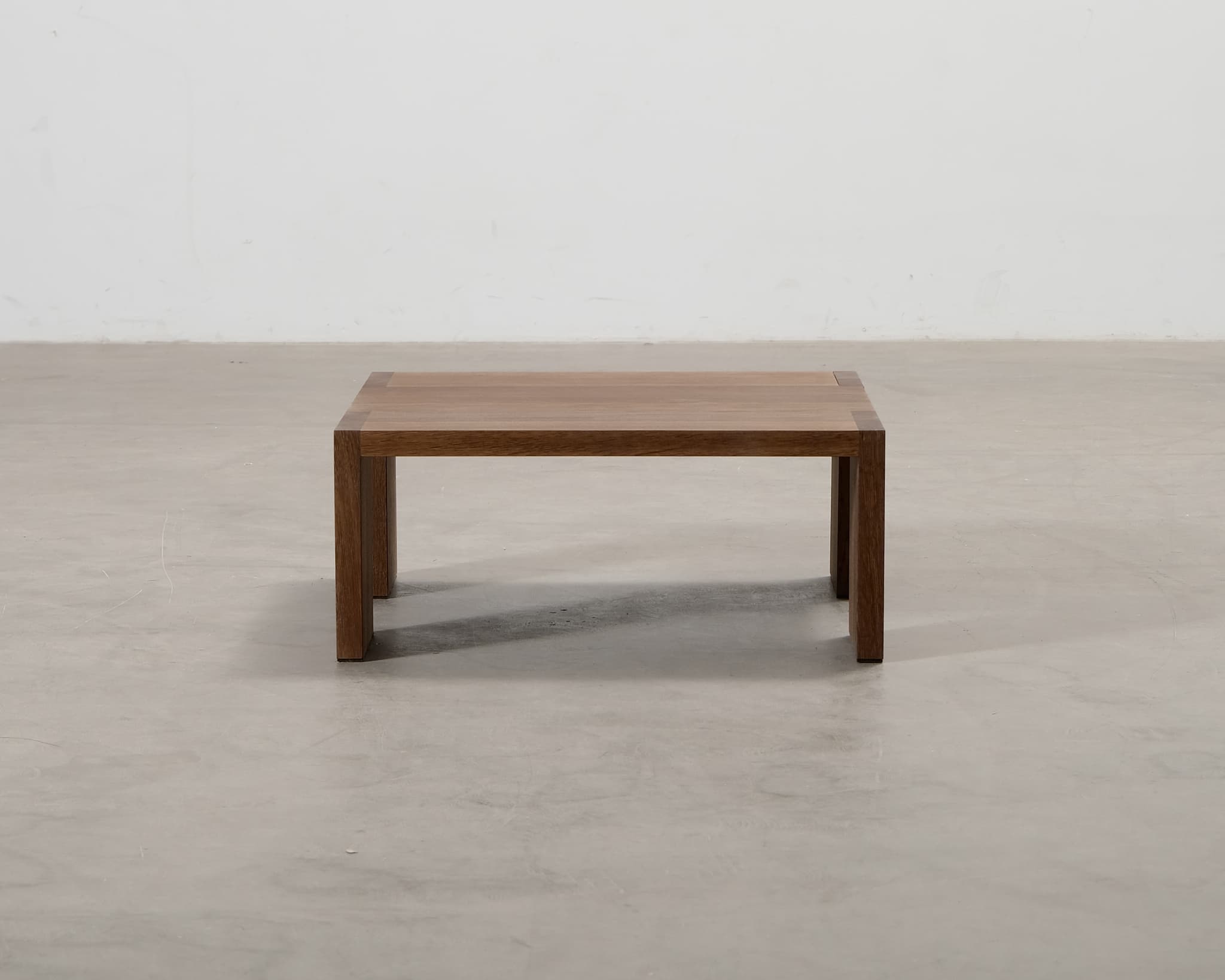 New Works Tenon soffbord 61 x 61 cm ek