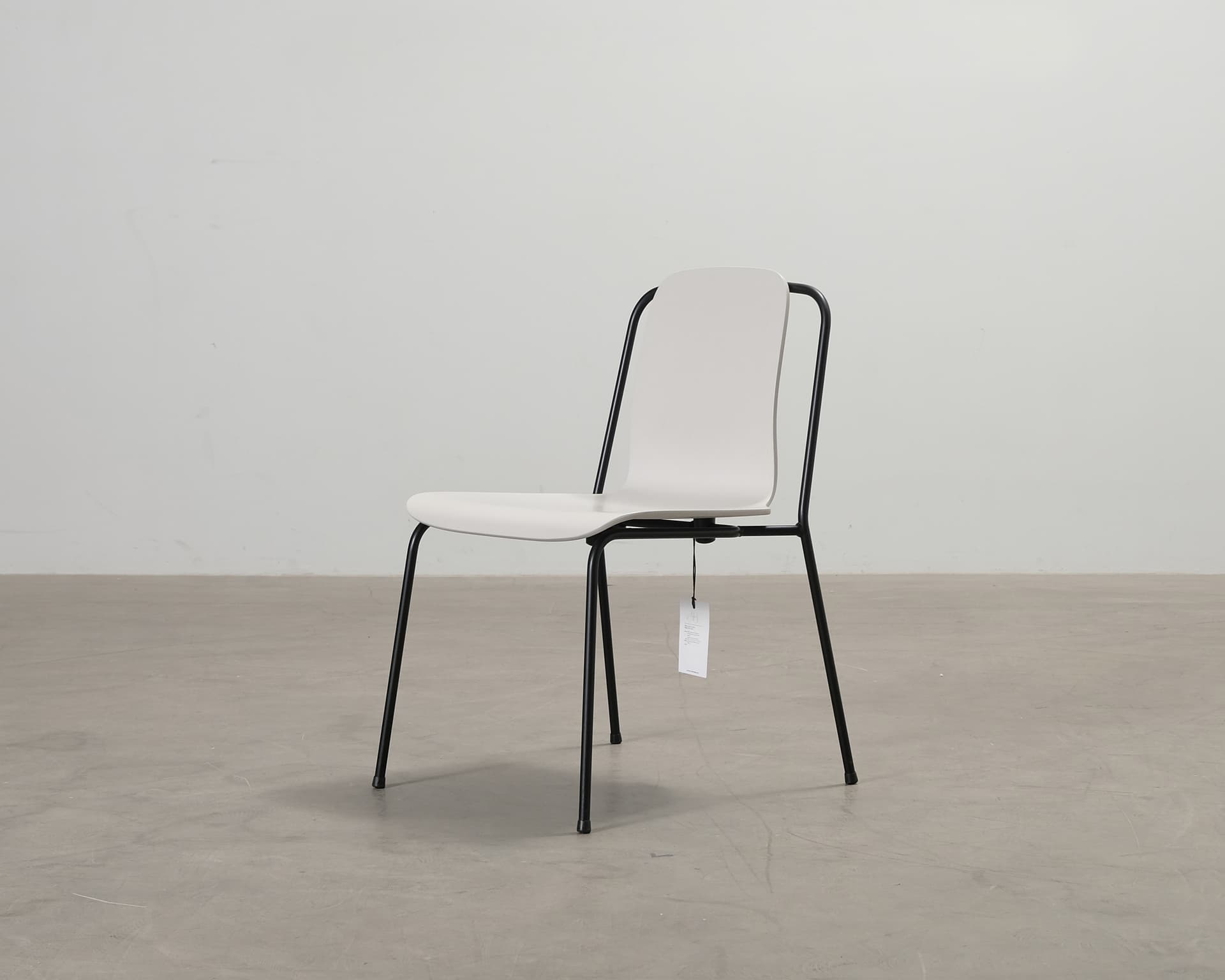 Normann Copenhagen Studio stol vit