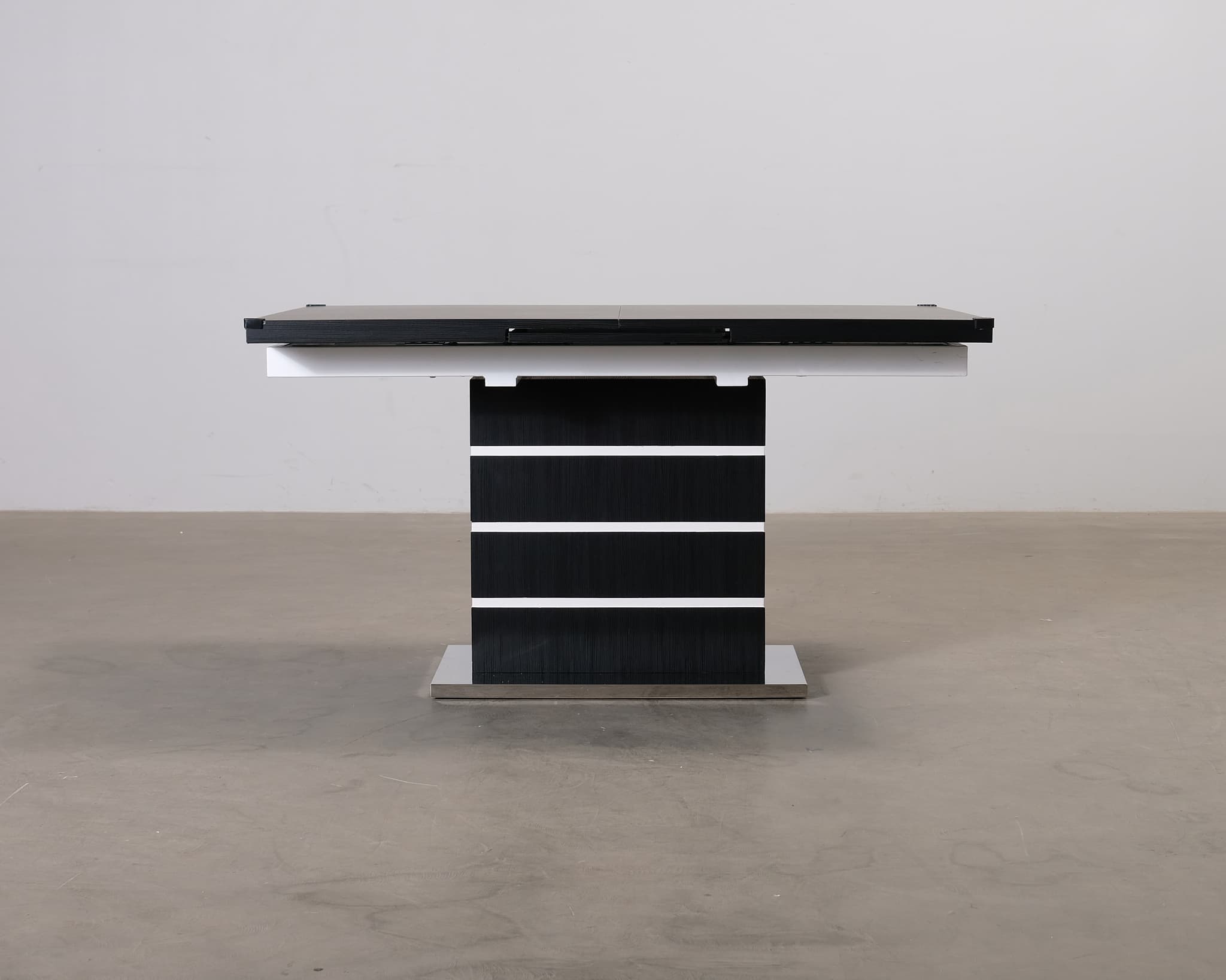 Macahan matbord 140 cm
