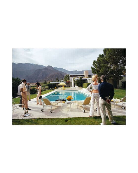 Poolside tete a tete