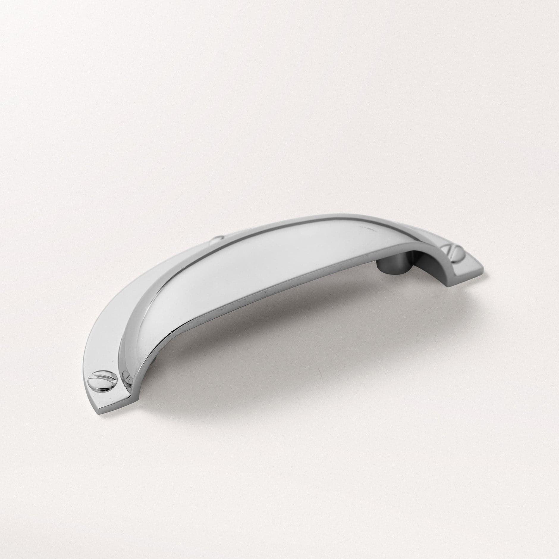August 100 - Handtag i aluminum