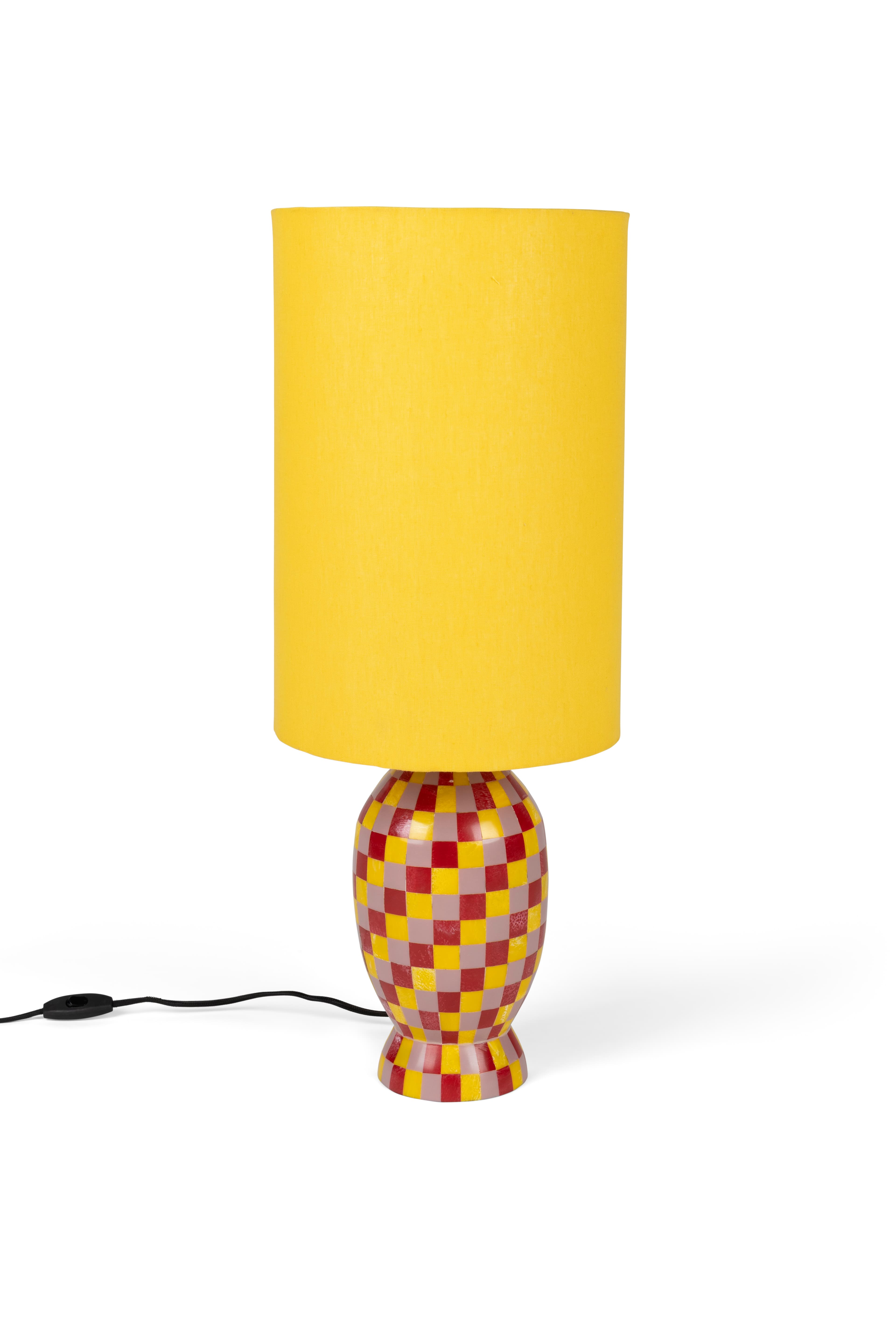 BOLD MONKEY Var inte rädd för färg Bordslampa Gul