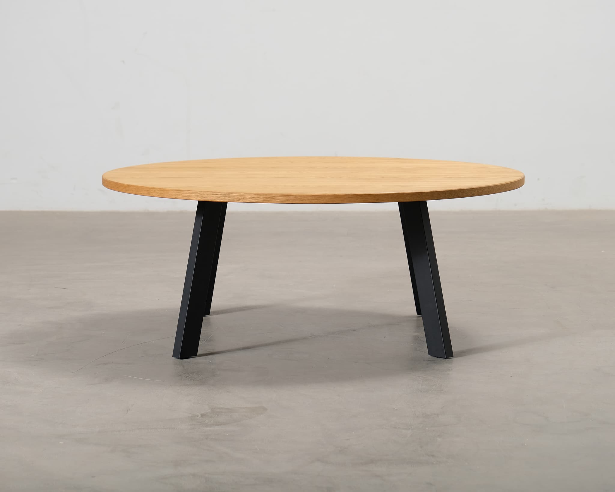 FeelDesign Freddy soffbord ø 115 cm oak / svart