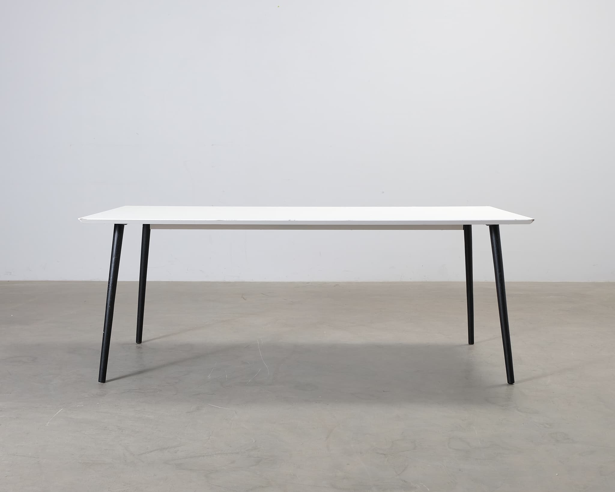 Sofacompany Allie matbord vit / svart
