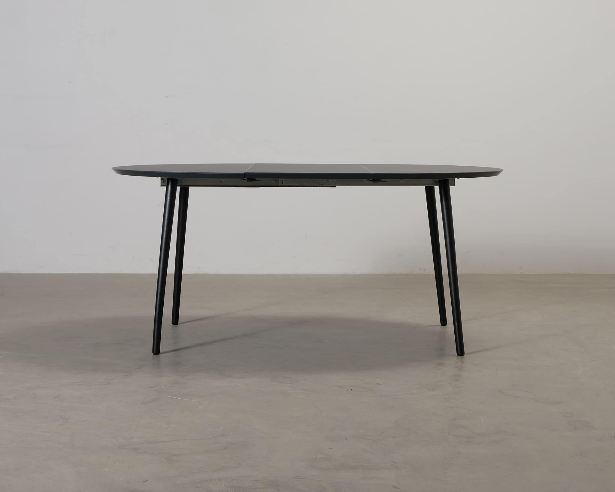 Sofacompany Amelia förlängningsbart matbord 120–170 cm svart