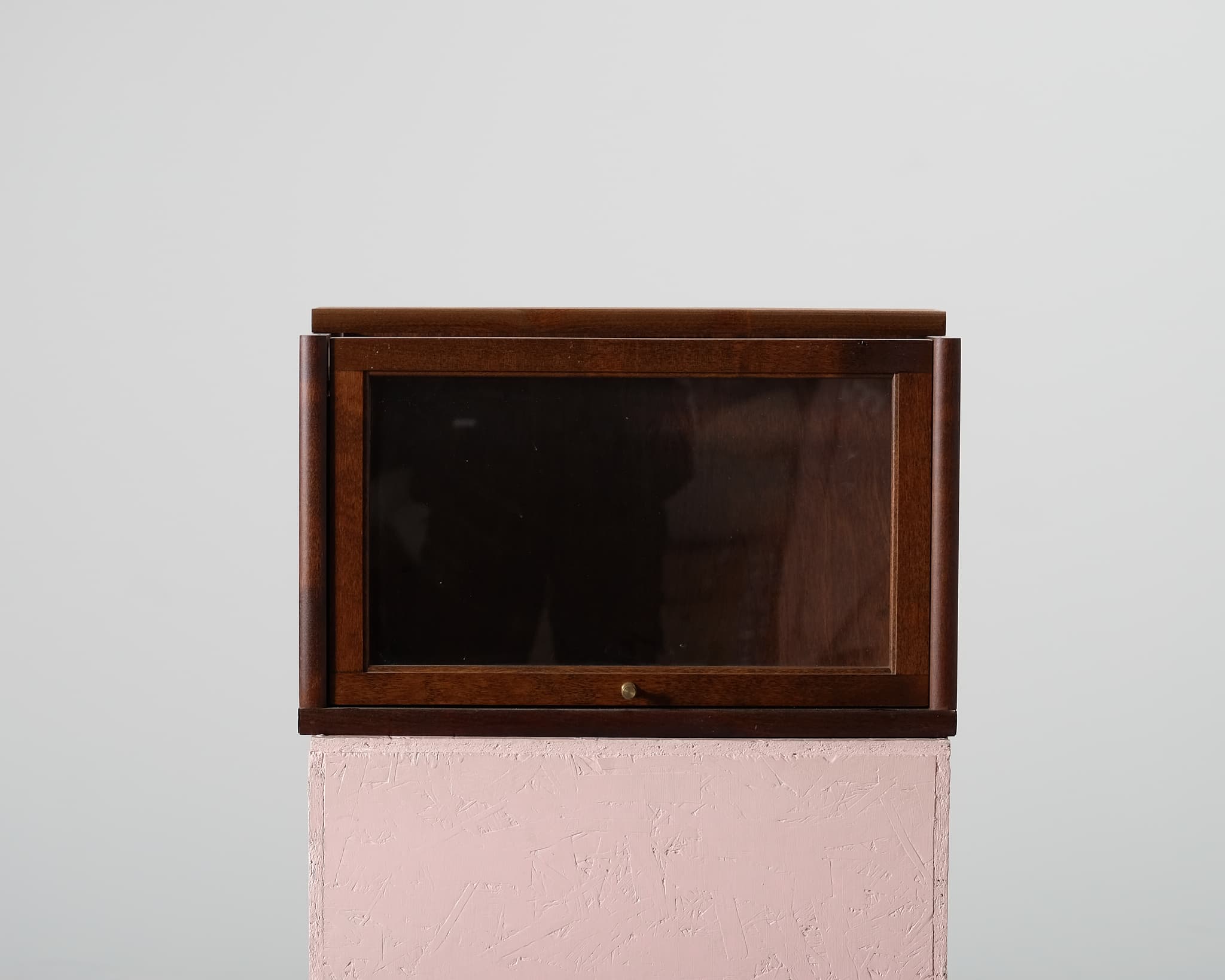 Boknäs vitrinskåp med glasdörr S31