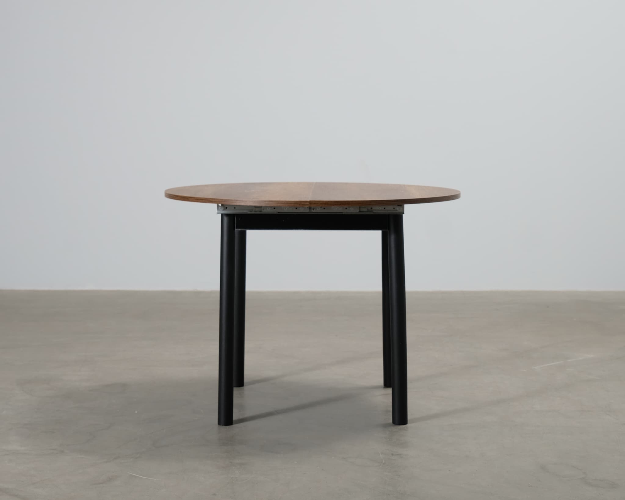 Oliver förlängningsbart matbord 100-139 cm