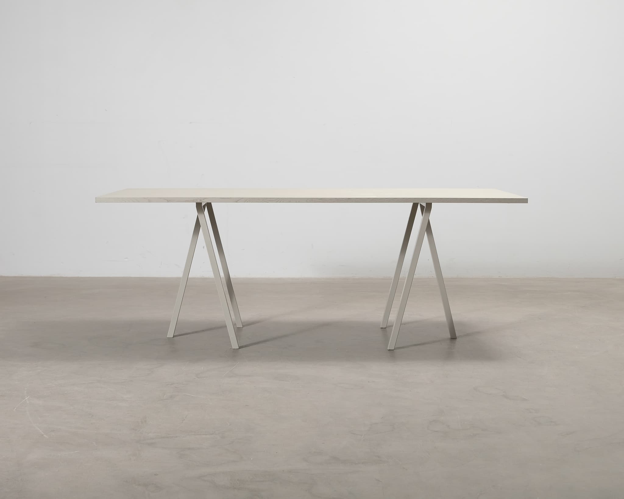 Hay Loop Stand bord beige