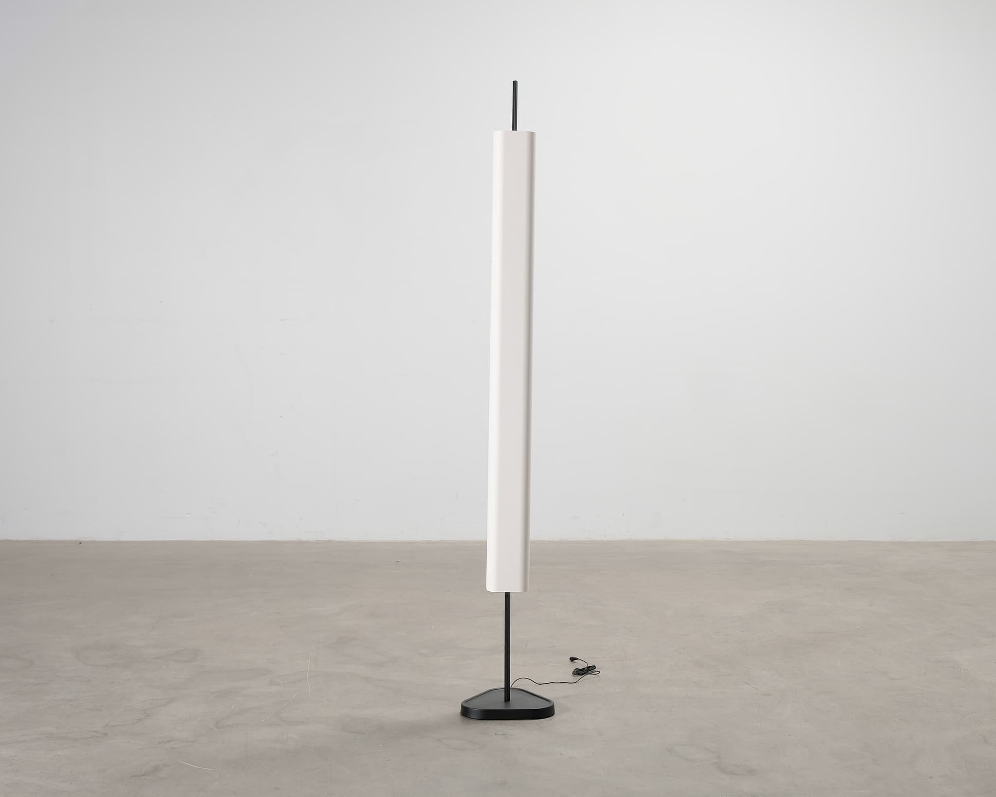 Flos Emi golvlampa naturvit / svart